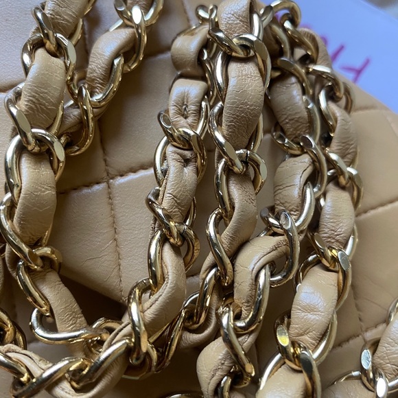 Med double flap Chanel bag🎈SOLD🎈 - Picture 3 of 10